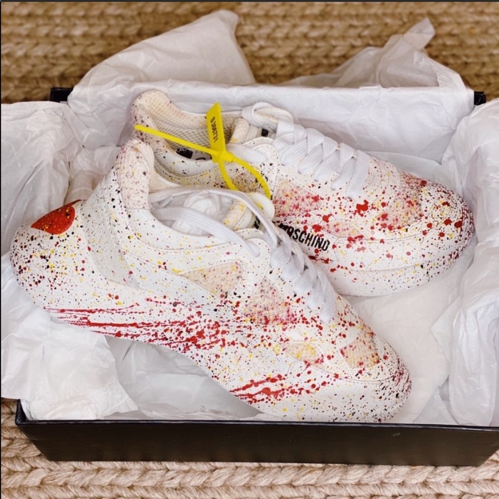 Moschino sneakers 👟 👟 Brand new in the box 📦